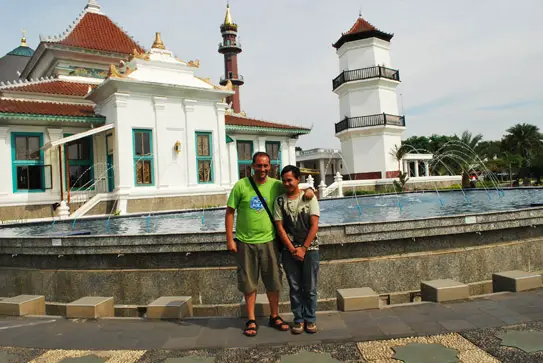 Mesjid Agung Mosque Palembang Indonesia | Airasia Pesta Blogging Communities Trip 2009 | Things To Do In Palembang, Indonesia | Indonesia, Palembang, Pesta Blogger, Sumatra, Things To Do In Palembang | Author: Anthony Bianco - The Travel Tart Blog